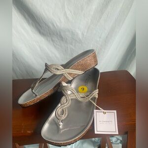 GORGEOUS… NWT  A. Giannetti Women's Silver Sandals Fancy Flip Flops Size 9